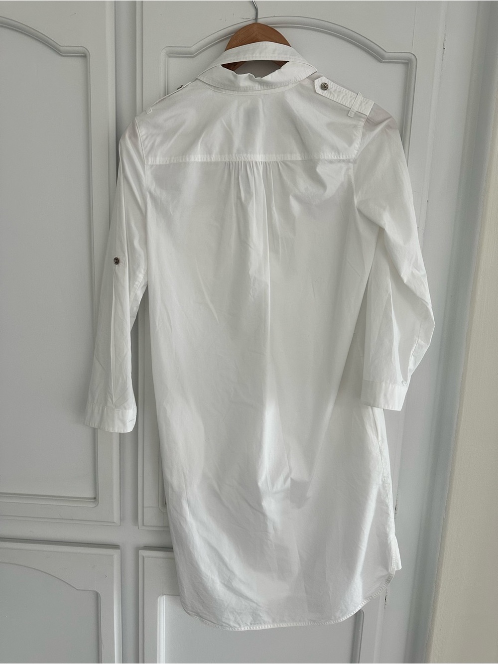 Burberry Embossed Logo White Shirt Dress - Picture 4 of 5